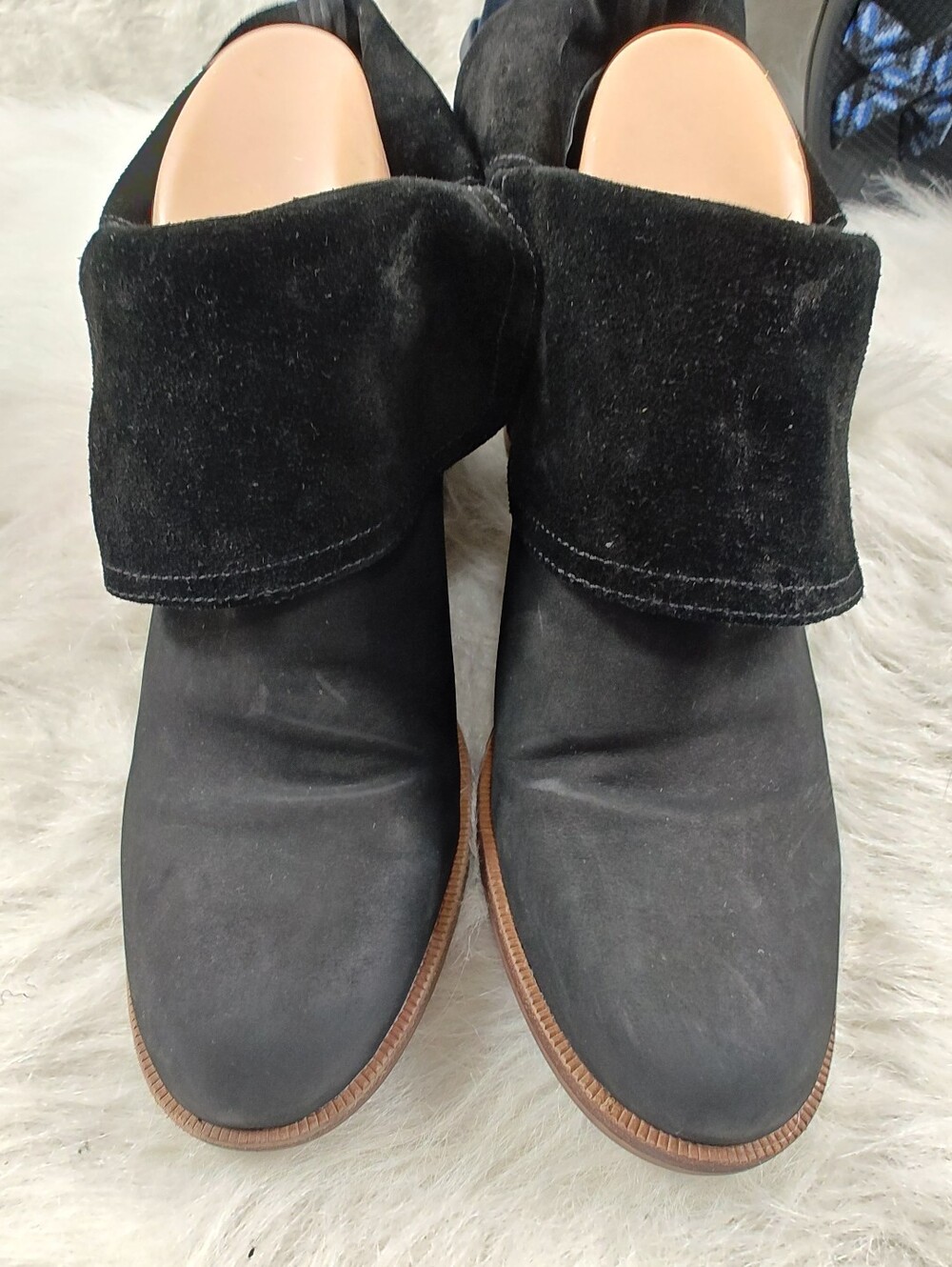 UGG Women's Elora Suede Round Toe Block Heel Pull-On Ankle Booties Black Size 9